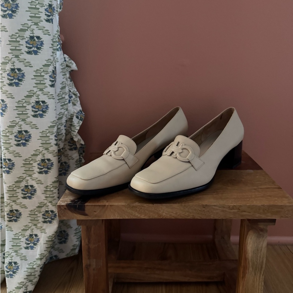 ferragamo cream loafers